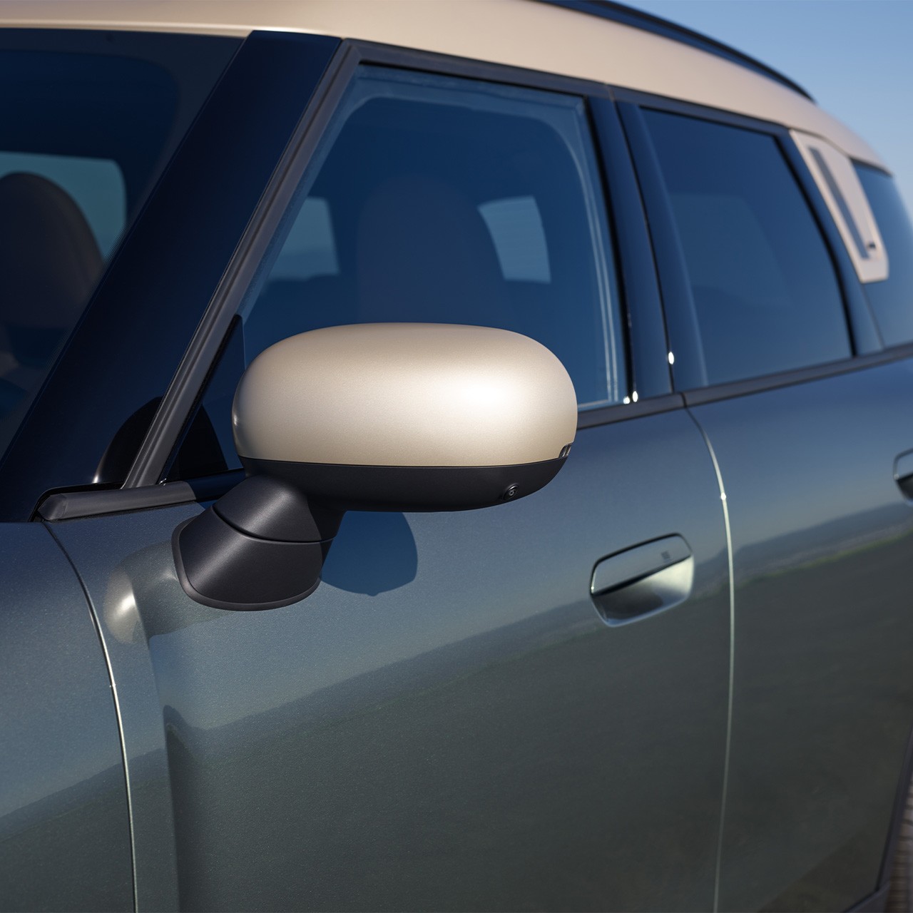 MINI Countryman - mozaika - eksterjeras